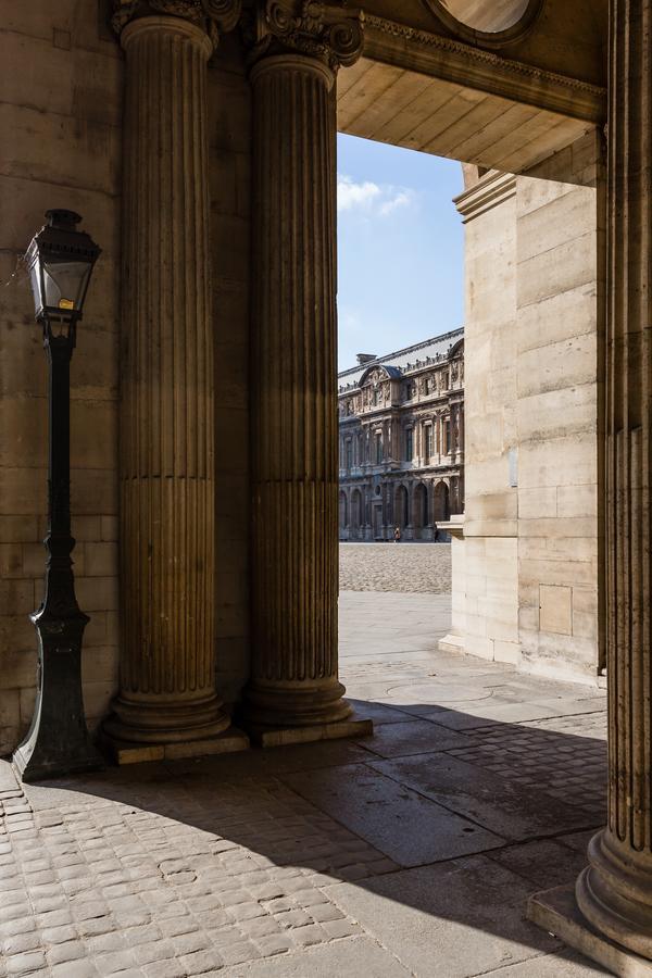 Veeve - Steps From The Louvre Apartment Paris Exterior photo