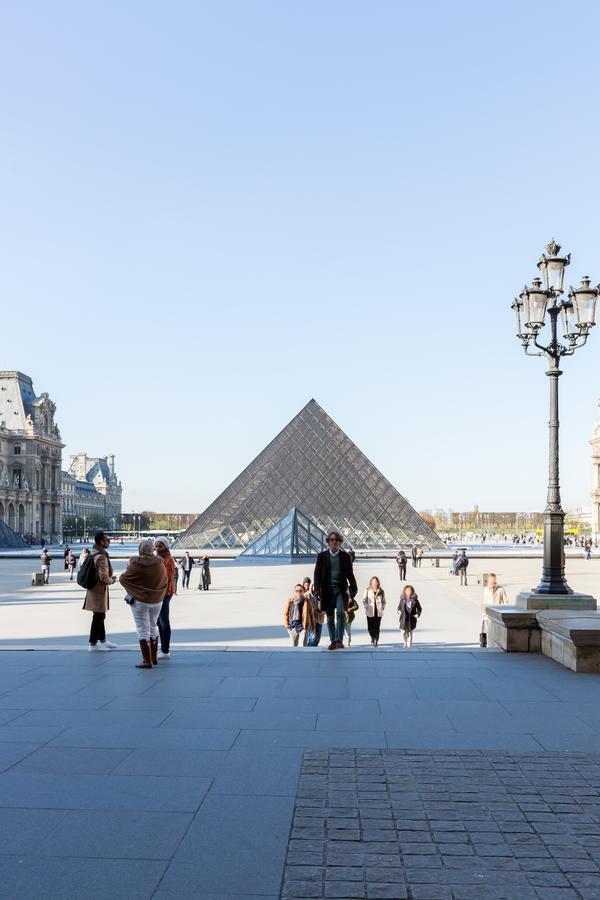 Veeve - Steps From The Louvre Apartment Paris Exterior photo